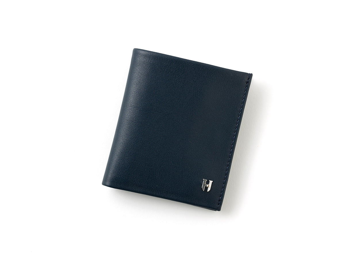 Lüks Axel erkek cüzdan, ince tasarımı ve el işçiliğiyle premium bir dokunuş sunar.