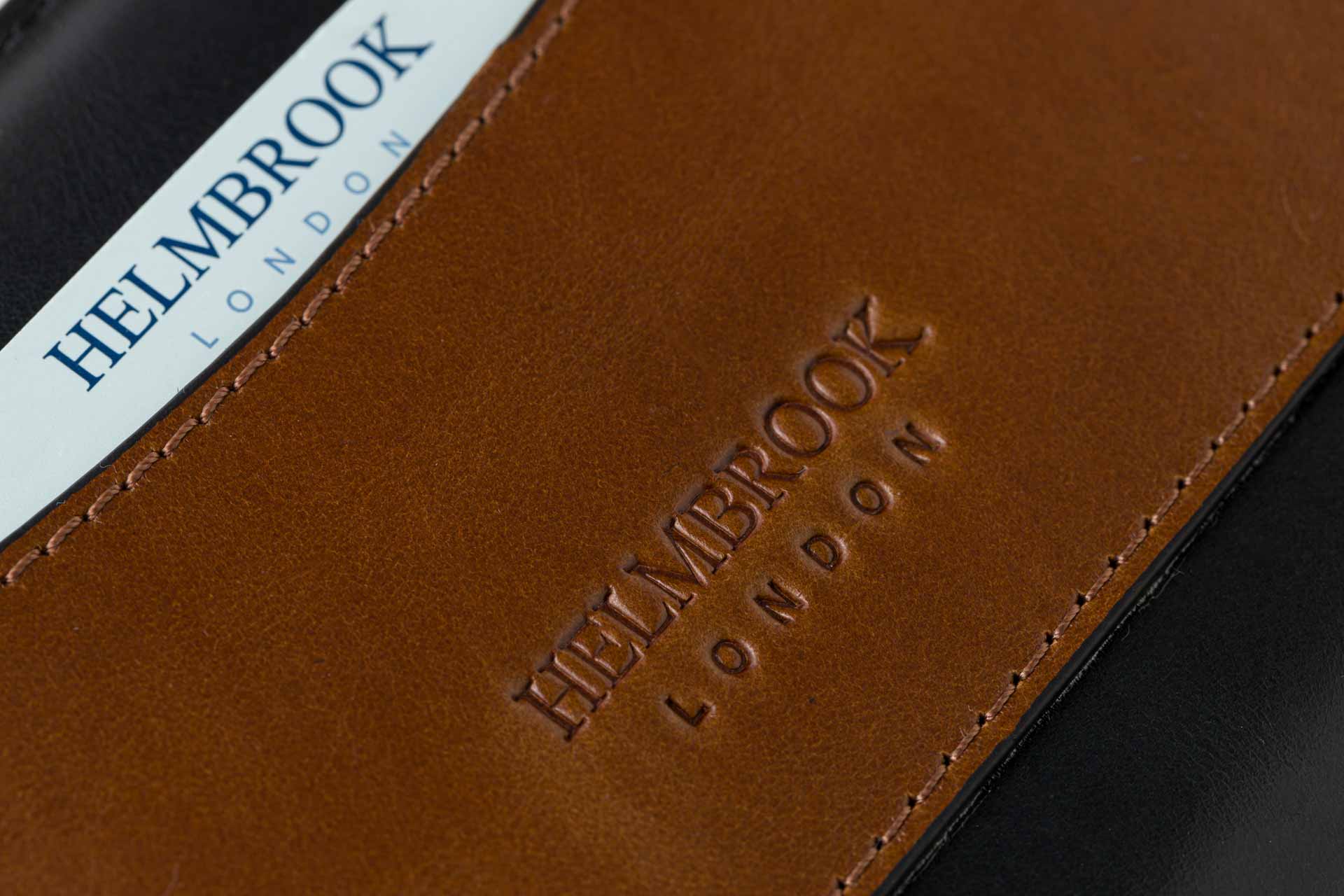 El yapımı deri, fermuarlı RFID korumalı kadın cüzdanı, zarif ve güvenli bir tasarım.