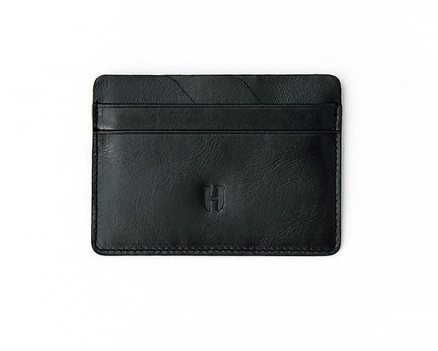 Helmbrook RFID korumalı el yapımı deri kartlık, şıklığı ve güvenliği bir araya getirir.