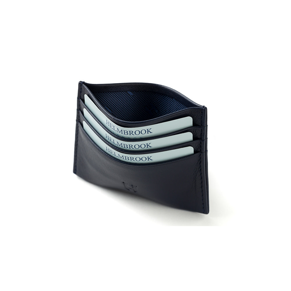 Kaliteli lacivert deri kartlık Barry, şık detayları ve sağlamlığıyla dikkat çekiyor.