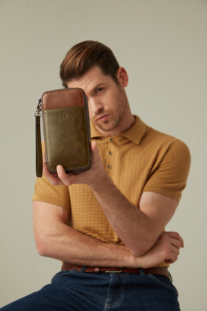 Carlyle Fermuarlı Deri Çanta – Ön Cepli, Bileklikli