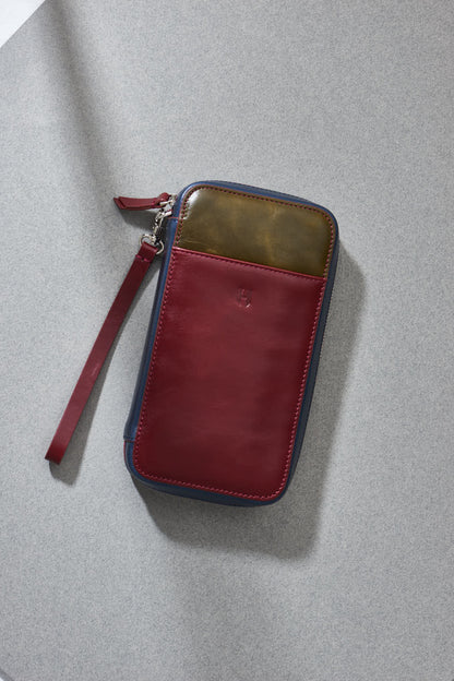 Carlyle Fermuarlı Deri Çanta – Ön Cepli, Bileklikli