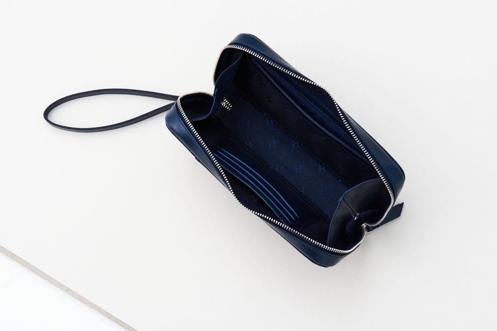 Carlyle Fermuarlı Deri Çanta – Ön Cepli, Bileklikli