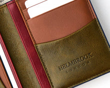 Dayton erkek cüzdan, RFID korumalı çok renkli deri tasarımıyla güvenli kullanım sunar.