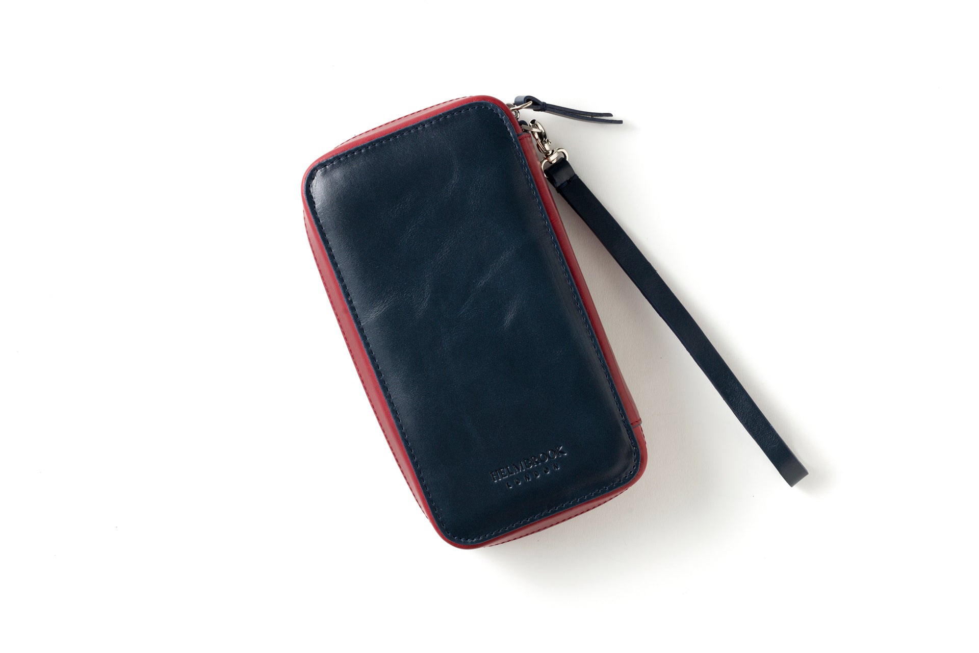 El yapımı bileklikli deri çanta, RFID koruması ile güvenliği artıran modern bir tasarım.
