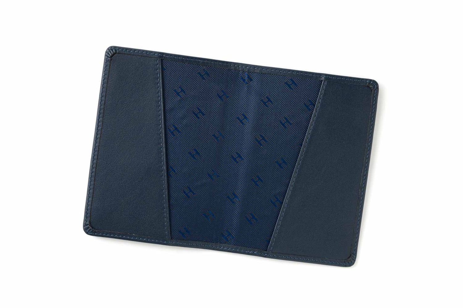 El yapımı deri RFID korumalı kahverengi pasaport kılıfı, stil ve güven sunar.