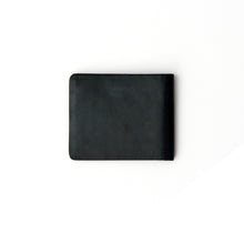 Hakiki deri cüzdan, erkekler için RFID korumalı şık ve güvenli bir alternatiftir.